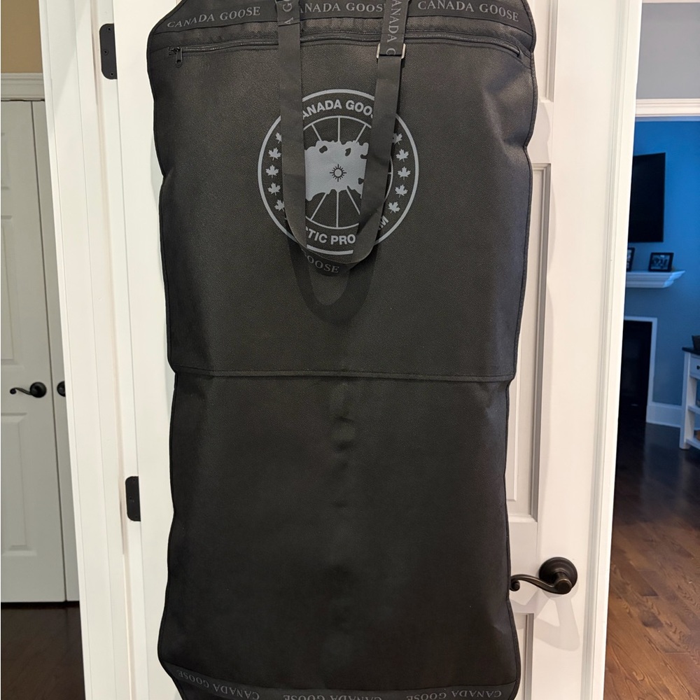 Canada Goose expedition parka - Picture 4 of 4